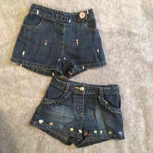 2 Gymboree girl’s shorts(together). Size:18-24 mos